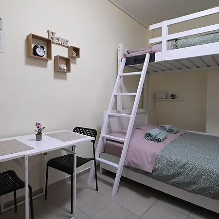 Modern At Θεσσαλονίκη